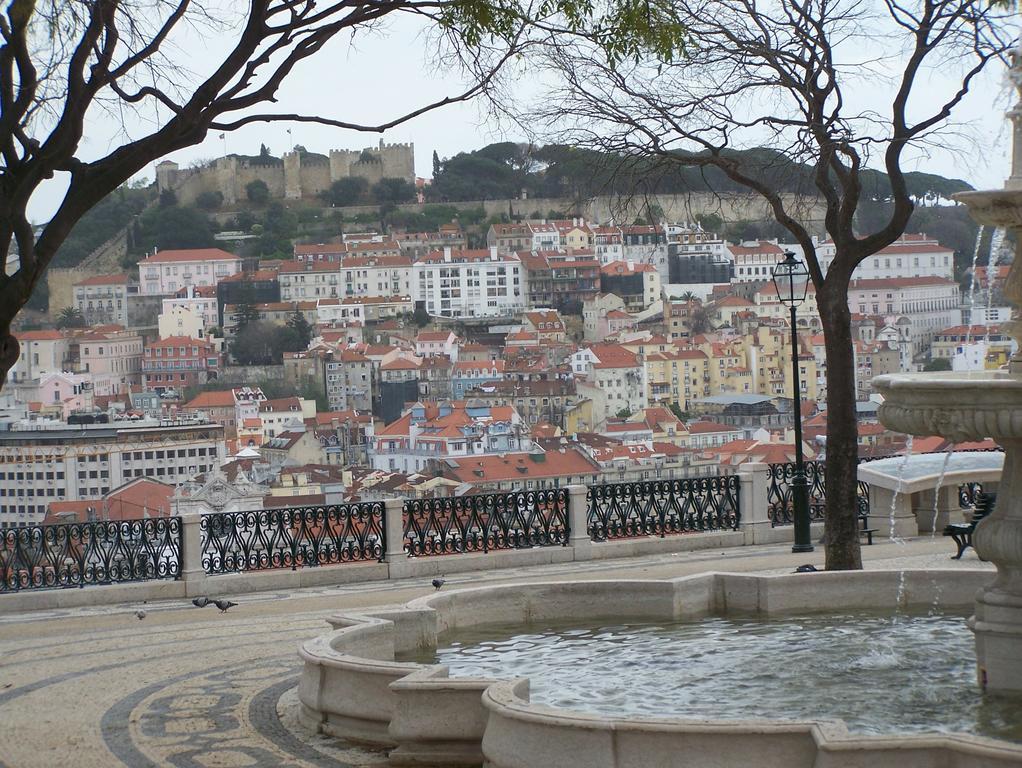 Your Home In Bairro Alto Lisbon Room photo