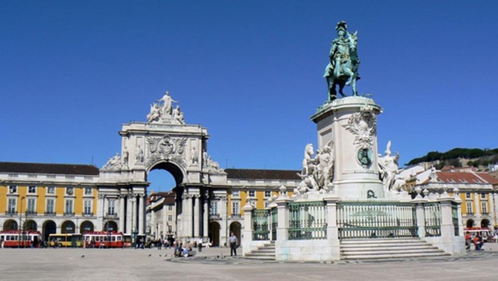 Your Home In Bairro Alto Lisbon Exterior photo